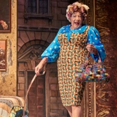 Photos: First Look at Ian McKellen, John Bishop &amp; More in MOTHER GOOSE UK &amp; Ireland Tour