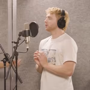 Christiani Pitts and Sam Tutty Sing 'On the App' From TWO STRANGERS (CARRY A CAKE…