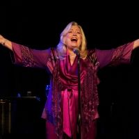 Photo Flash: Helane Blumfield Captures on Camera the Cabaret Debut of LINDA KAHN in…