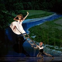 Dance St. Louis to Present MOMIX: Alice At The Touhill Performing Arts Center