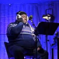 BWW Review: A CHRISTMAS CAROL: THE LIVE RADIO PLAY at Alliance Theatre