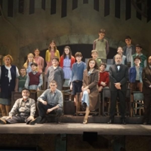 TV: Hablamos con el director y el productor de LOS CHICOS DEL CORO - Spain Theater Video