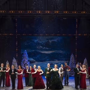 Review: IRVING BERLIN'S WHITE CHRISTMAS at Paramount Theatre Aurora, IL