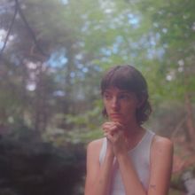 Alix Page Releases New Single 'Girlfriend'