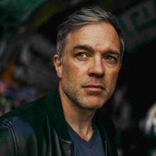 West End Star Hadley Fraser Brings Classic Jazz To Life in 'World On A String'