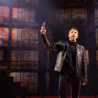 Exclusive: Alex Hurt Talks Finding His Footing on Broadway in PATRIOTS Video