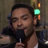 VIDEO: Regé-Jean Page Sings 'Unchained Melody' in SATURDAY NIGHT LIVE Monologue
