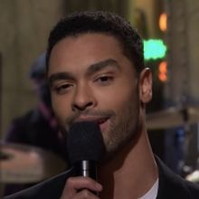 VIDEO: Regé-Jean Page Sings 'Unchained Melody' in SATURDAY NIGHT LIVE Monologue