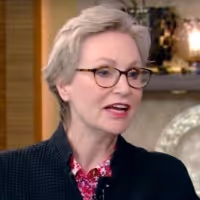 VIDEO: Jane Lynch Discusses Bonding With Her Mother Through FUNNY GIRL on LIVE Video