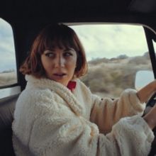 Ella Vos Debuts 'Turbulence' Video