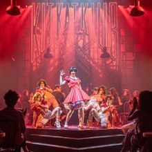 PHOTOS: La producción inmersiva de CABARET se presenta en Madrid