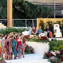 El elenco de GODSPELL actúa ante el Papa León XIV en una histórica vigilia en Madr