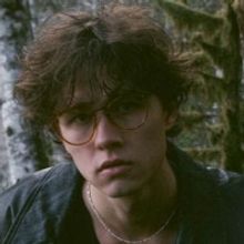 David Kushner Stuns Charts With 'Daylight'