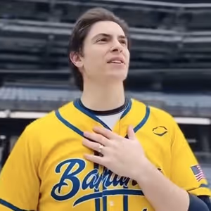 Video: Derek Klena Joins Dancing Baseball Team, Savannah Bananas