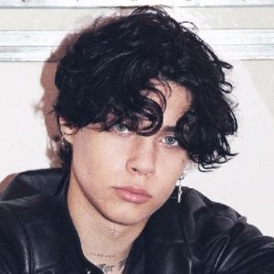 Landon Barker Signs to Dta Records & Releases 'Friends With Your Ex'