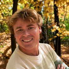 Interview: PJ Schweizer in RUDOLPH THE RED-NOSED REINDEER at The Growing Stage