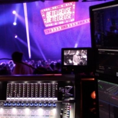 VIDEO: Go Backstage At BEETLEJUICE In Our Behind The Scenes Vlog