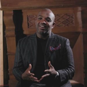 VIDEO: Lawrence Brownlee Talks Tonio's Journey in THE DAUGHTER OF THE REGIMENT at…