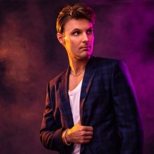 Dom Scott To Release Debut Solo Single 'Wait A Minute'
