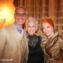 Review: Elizabeth Sullivan Performs at the Dutch Treat Club and the Torch is Passed