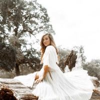 VIDEO: Watch Ashley Barron's Music Video For Latest Single 'Let Me Go'
