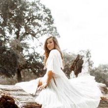 VIDEO: Watch Ashley Barron's Music Video For Latest Single 'Let Me Go'