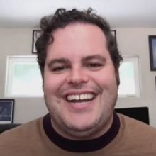VIDEO: Josh Gad Talks Quarantine Life, Narrates THE LAST DANCE as Olaf, and More on T