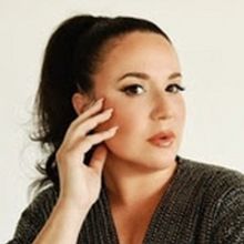 Ashley Myles Releases New Single 'Fire'