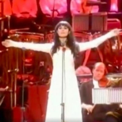 VIDEO: Sarah Brightman Performs 'Don't Cry For Me Argentina' In 1999