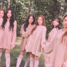 K-Pop Spotlight: Girl Group Weeekly Releases New Single 'Stranger' in Korean and Engl