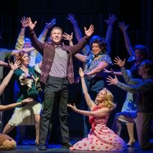 Review: HOLIDAY INN at Candlelight Music Theatre