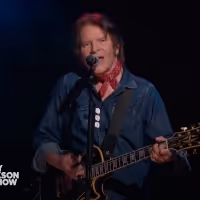 VIDEO: John Fogerty Performs 'Proud Mary' on THE KELLY CLARKSON SHOW Video