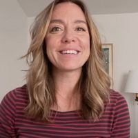 BWW Interview: Siân Heder Puts Deaf Talent, Music, & Family On Screen in CODA