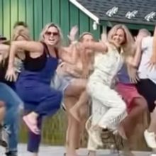 VIDEO: Original LEGALLY BLONDE Cast Members Reunite and Re-Enact 'Legally Blonde…