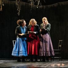 Review: UNDERDOG: THE OTHER OTHER BRONTË, National Theatre