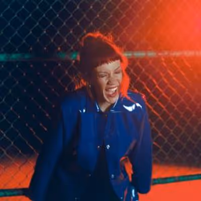 Bess Atwell Signs to Nettwerk, Shares New Single THE ACT
