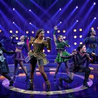 Review: SIX: THE MUSICAL Crowns Itself a Theatrical Game-Changer in Vancouver Debut Photo