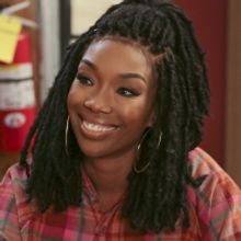 VIDEO: Watch Brandy Sing a New Song in a New Clip from QUEENS on ABC