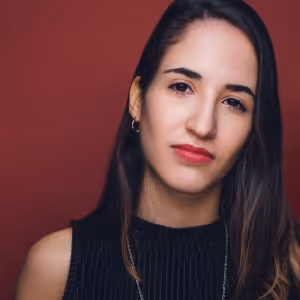 Suitcase of Dreams: Nea Somogyi’s Vision for an Integrated Stage