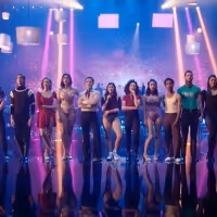 Antonio Banderas habla de A CHORUS LINE en B.S.O con Emilio Aragón.