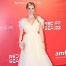 Visual Artist Eva Lanska to Present THE EXISTENTIAL CHOICE At ITSLIQUID Group's Venic