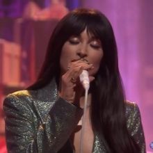 VIDEO: Watch Kacey Musgraves Perform 'Glittery' on THE TONIGHT SHOW WITH JIMMY FALLON