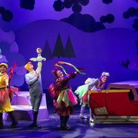 Video: THE PIGEON GETS A BIGTIME HOLIDAY EXTRAVAGANZA! at Main Street Theater Video