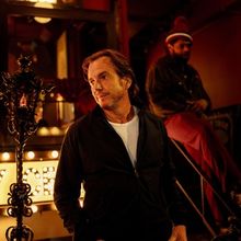 Bradley Cooper's IS THIS THING ON? Sets Hulu Streaming Debut