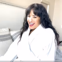 Living Room Concerts: Courtney Reed Sings Whitney Houston in Her Homemade Music… Video