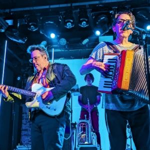They Might Be Giants Continue Tour Next Month In U.S.