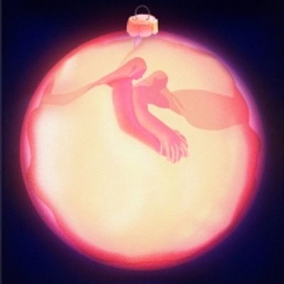 girl in red Shares Video For 'two queens in a king sized bed'