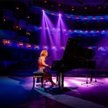 BWW Review: TONIGHT AT THE LONDON COLISEUM: CASSIDY JANSON, London Coliseum