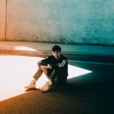 MIKEY FERRARI Releases 'standoff'