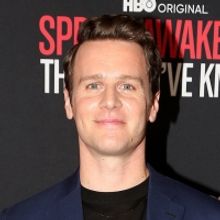 Wake Up With BWW 8/18: Groff & Mendez in MERRILY WE ROLL ALONG, Broadway Week…